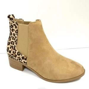 Trendy new in box Cheetah print ankle booties